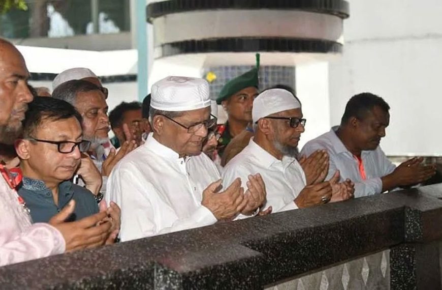 শাহজালাল ও শাহপরান (রহ.)-এর মাজার জিয়ারত করলেন রাষ্ট্রপতি