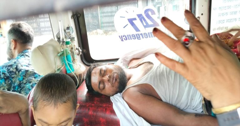 ভাঙ্গায় মসজিদ থেকে বেরিয়ে এনজিও কর্মীর মৃত্যু, উধাও&hellip;