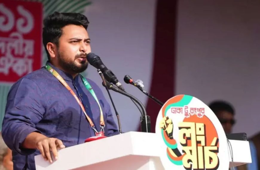 তারেক রহমানকে নির্ধারণ করতে হবে তিনি কীভাবে ক্ষমতা থেকে চলে যাবেন: নাহিদ ইসলাম