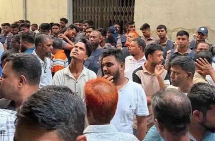 রাজধানীতে জাসদ কার্যালয়ে গোপন বৈঠক, আওয়ামী লীগ সন্দেহে অর্ধশতাধিক আটক