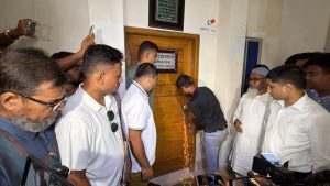 রামেবিতে ম্যাজিস্ট্রেটের উপস্থিতিতে কাটা হলো উপাচার্যের কক্ষের তালা