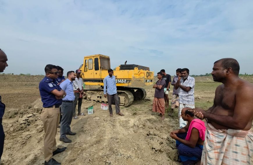 তাহেরপুর পৌরসভায় পুকুর খননের অপরাধে একজনের কারাদন্ড ও অপরজনের জরিমানা