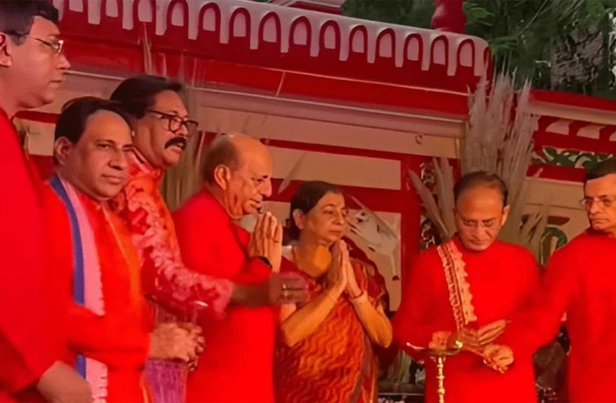 ঢাকেশ্বরী মন্দিরে মহালয়ার অনুষ্ঠান উদ্বোধন করলেন দীনেশ ত্রিবেদী