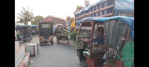 শহরজুড়ে যানজট নাকাল পঞ্চগড়বাসি, এক ব্রীজেই চার দশক