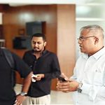 নিয়োগের ২০ দিন পর অফিসের তালা ভেঙে যোগ দিলেন চুয়েট উপাচার্য