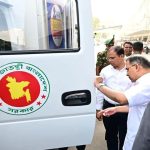 নিরাপদ খাদ্য পরীক্ষার ভ্রাম্যমাণ ল্যাব পরিদর্শন করলেন প্রধানমন্ত্রী
