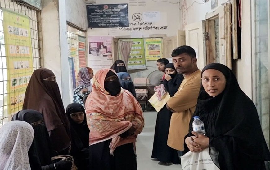 আদমদীঘিতে গর্ভকালীন সেবা কার্ড প্রদানে ২০০ করে ঘুষ নেয়ায় তোলপাড়