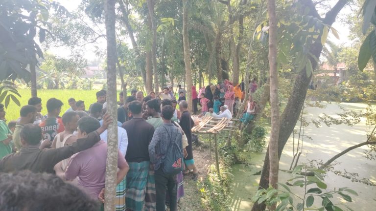 শ্রীপুরে ৯ মাসের অন্তঃসত্ত্বা স্ত্রীকে কুপিয়ে হত্যা ও&hellip;
