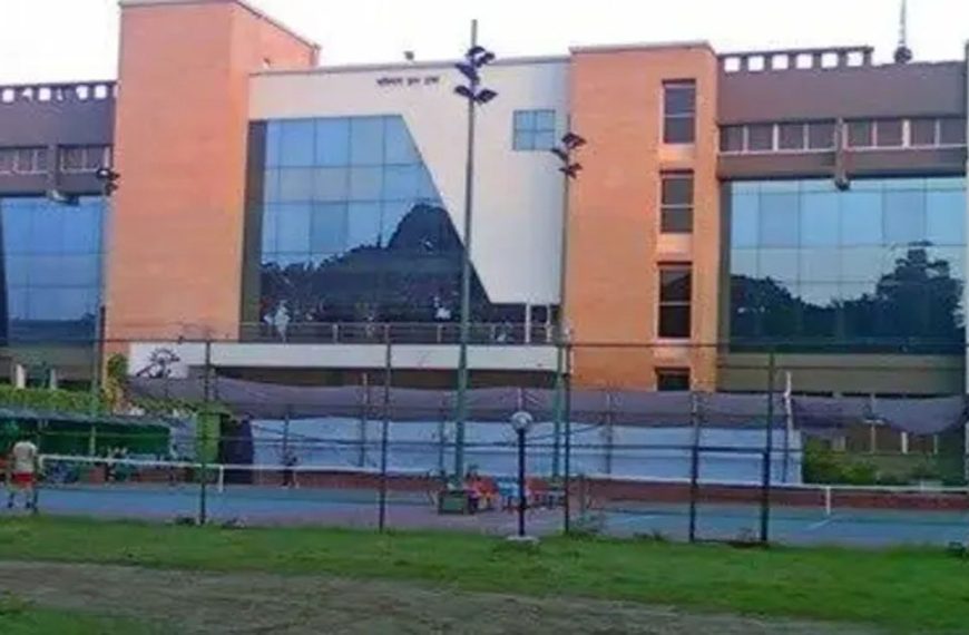 অফিসার্স ক্লাব থেকে সাবেক অতিরিক্ত সচিবকে&hellip;
