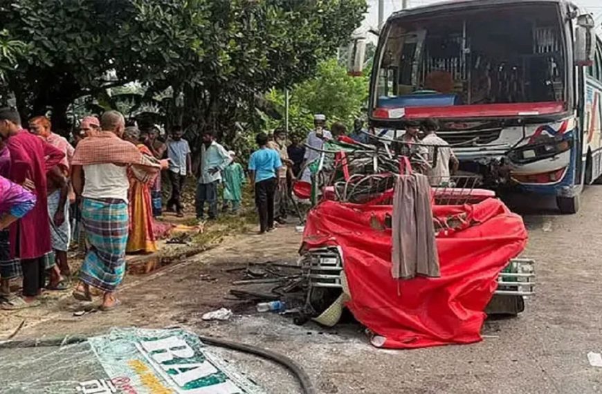 ময়মনসিংহে বাসচাপায় অটোরিকশার ৭ যাত্রী নিহত
