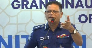অনুমোদন পেলে ক্রসফায়ারেও পিছপা হবে না পুলিশ: আইজিপি