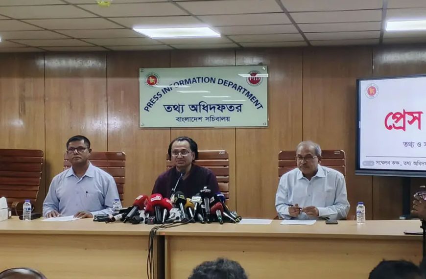 শেখ হাসিনা দেশে ফিরলে মব বা বেআইনি পরিস্থিতির মুখোমুখি হতে হবে না: জাহেদ উর রহমান