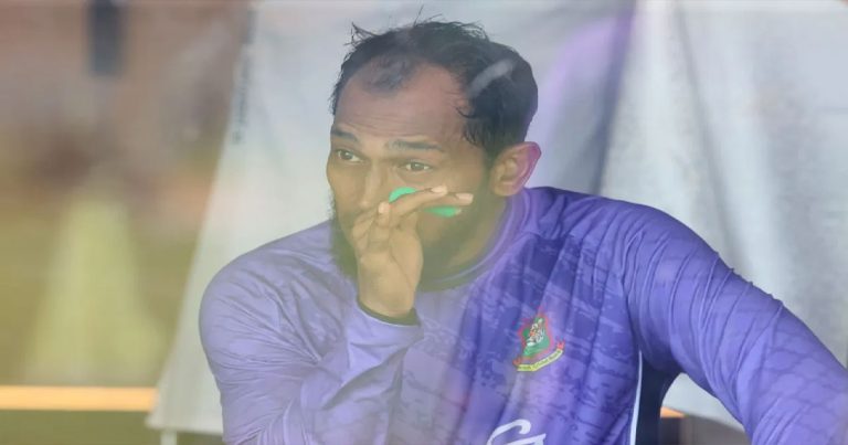 মিরপুর টেস্টে নেই মুশফিক, টসে জিতে ব্যাটিংয়ে বাংলাদেশ