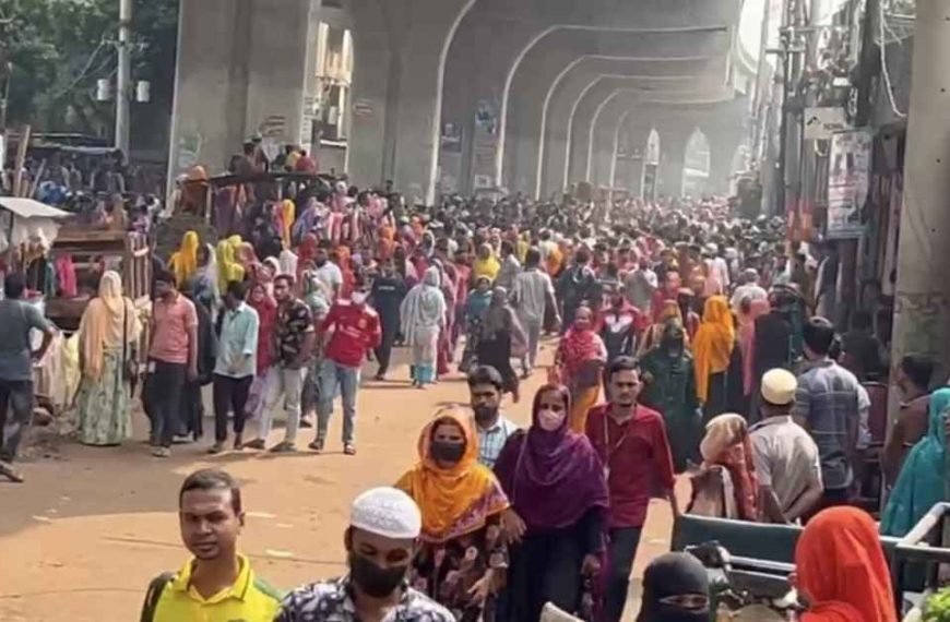 আশুলিয়াতেও শ্রমিক-পুলিশ সংঘর্ষ, ২৫ কারখানা ছুটি,…